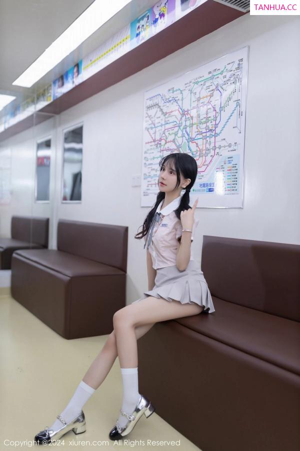   [XiuRen]高清写真图 2024.05.10 No.8515 幼幼 地铁美腿第6张图片